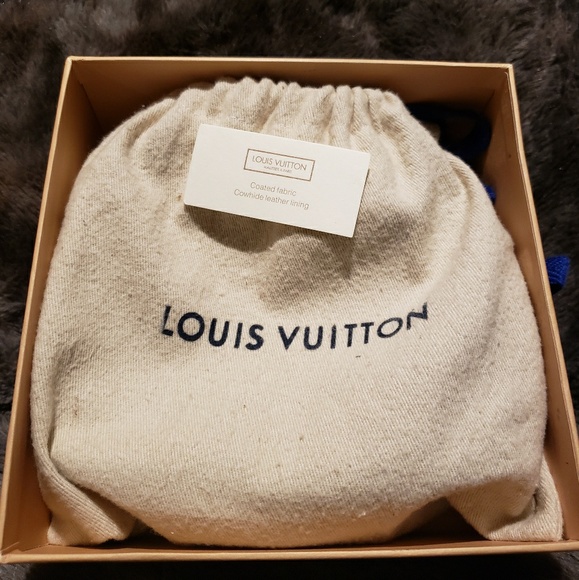 Louis Vuitton Belt - Picture 2 of 3